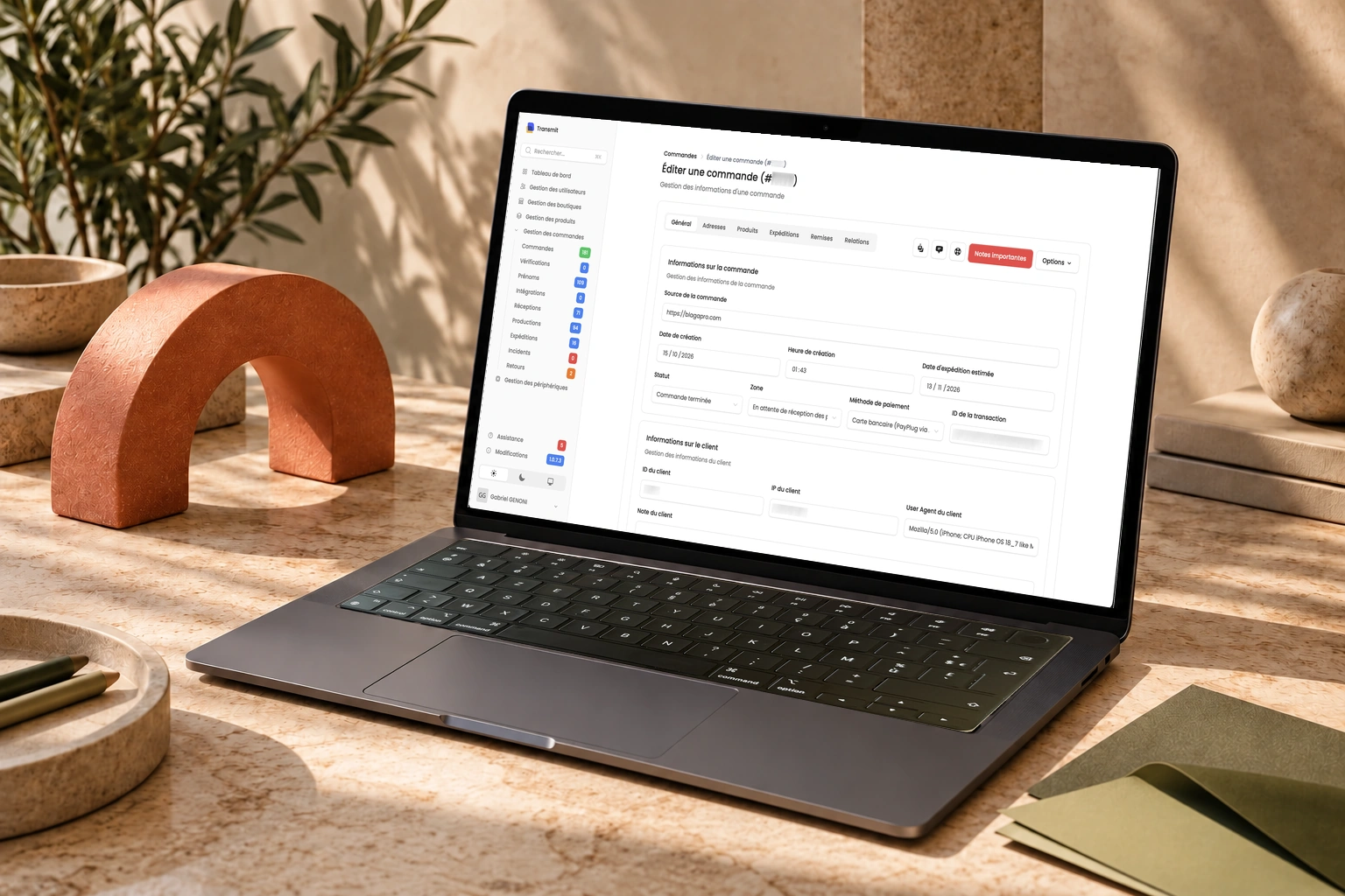 Interface Transmit de gestion d’une commande Blagapro, affichée dans un ordinateur portable à clavier AZERTY.