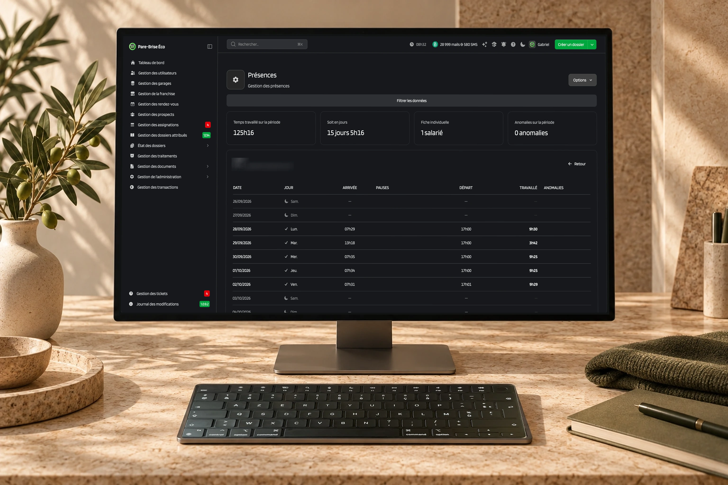 Interface de suivi des présences Pare-Brise Éco, intégrée dans un ordinateur.